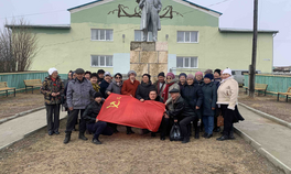 Могойтуйские коммунисты посетили агрофирму им. Ленина в селе Зугалай