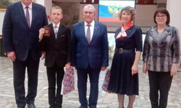 Депутаты-коммунисты поздравили юных забайкальцев с получением паспорта
