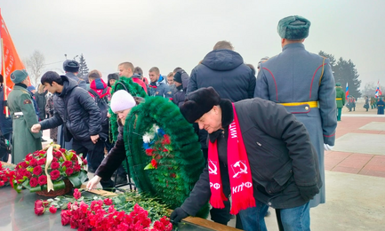 Коммунисты Забайкалья почтили память героев в 106 годовщину Красной Армии